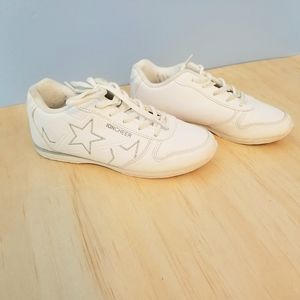 Ion Cheer Shoe White size 1 1/2 Youth